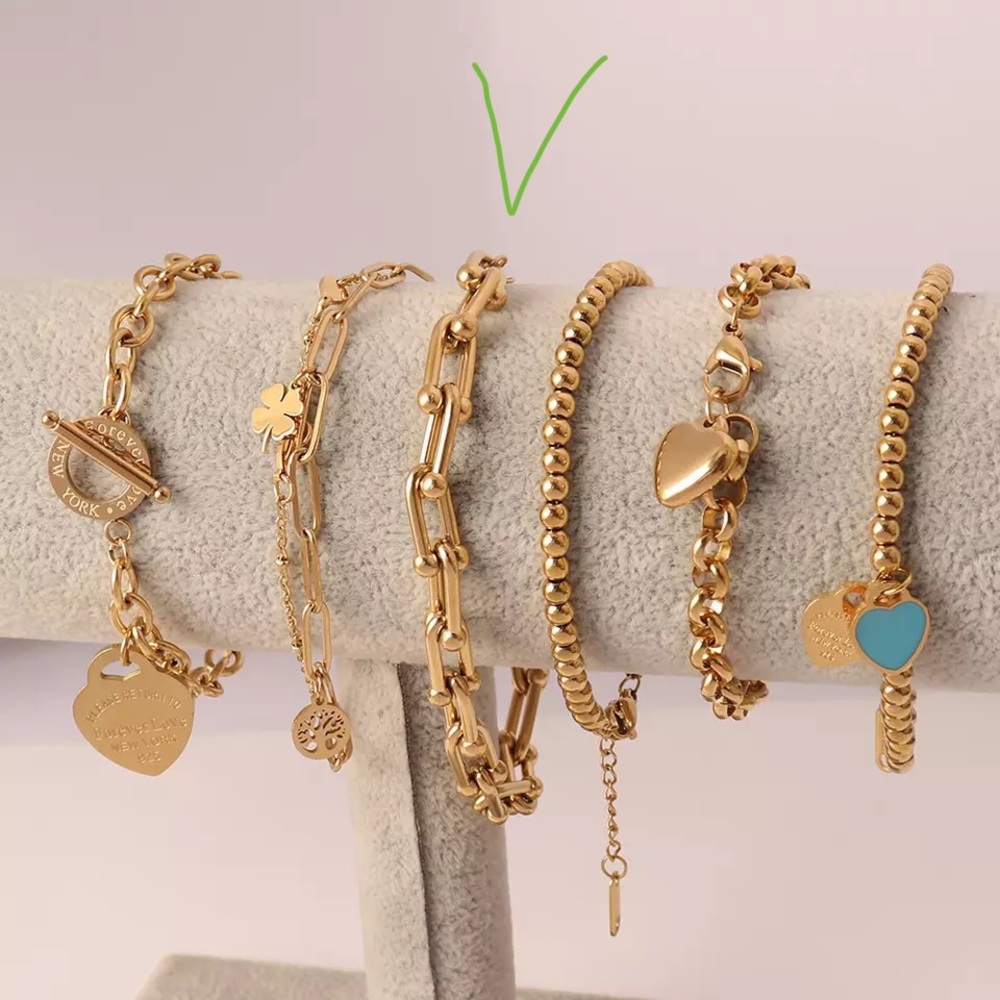 Zara NEW Gold U-shape Horseshoe Interlock Link Chain Necklace Golden Metal